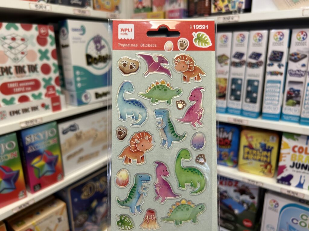 Autocollants Luminescents Dinosaures APLI - Lot De 9 Stickers 3D Phosphorescents Pour Déco